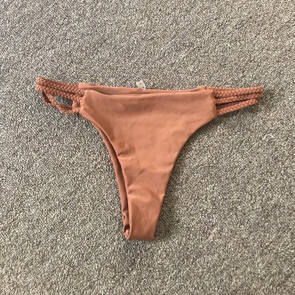 Tan swimsuit bottom - Picture 1 of 2